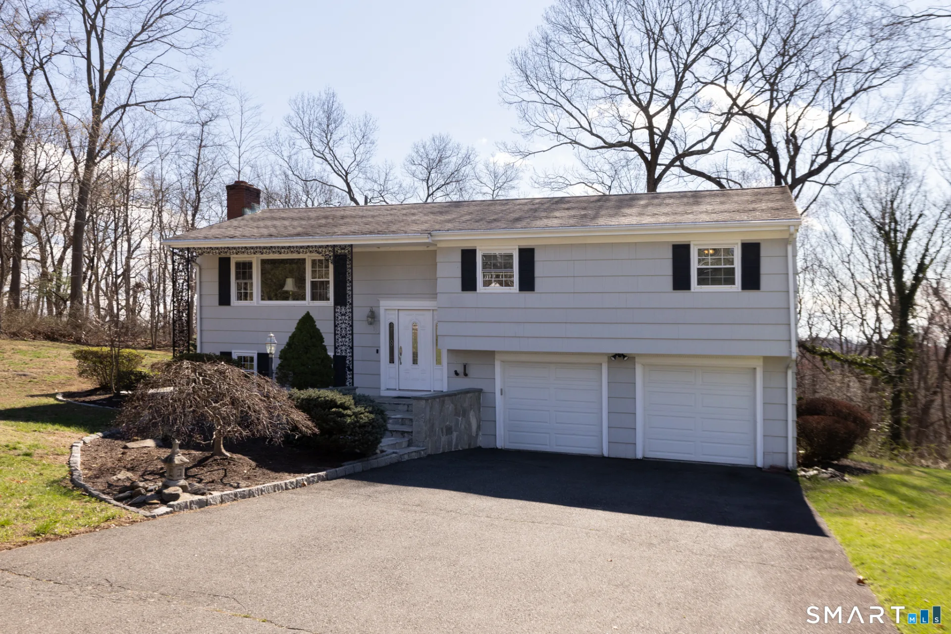 100 Oakridge Road, Trumbull, CT