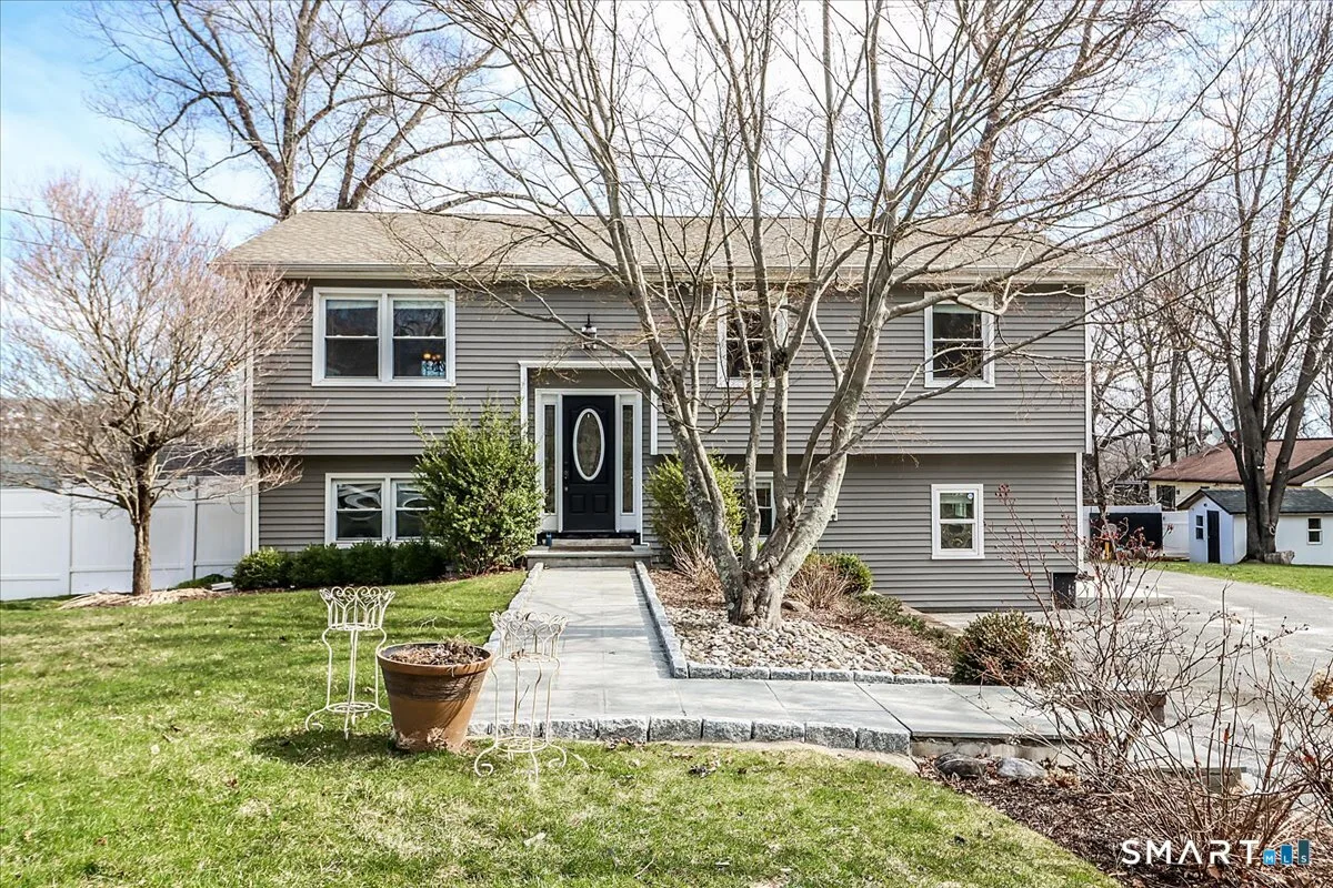 3 Ken Oaks Drive, Danbury, CT