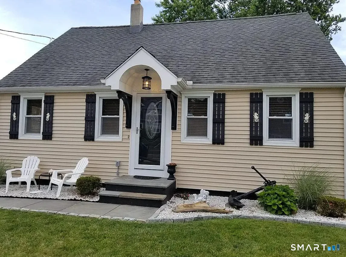 933 E Broadway, Milford, CT