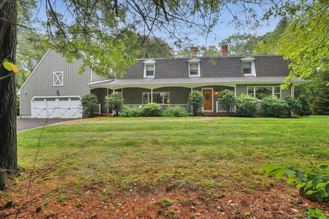 200 North Farm Road, Middlebury, CT