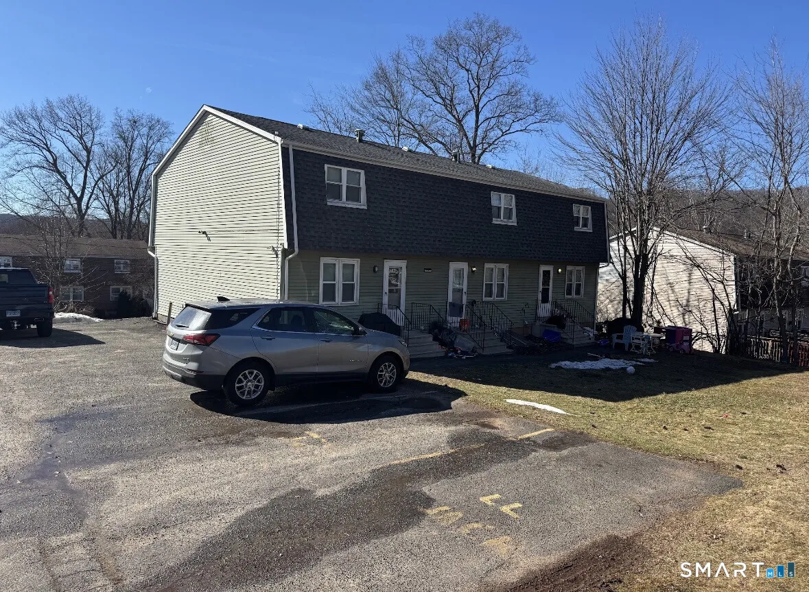 72 Glen Eagle Drive, Bristol, CT