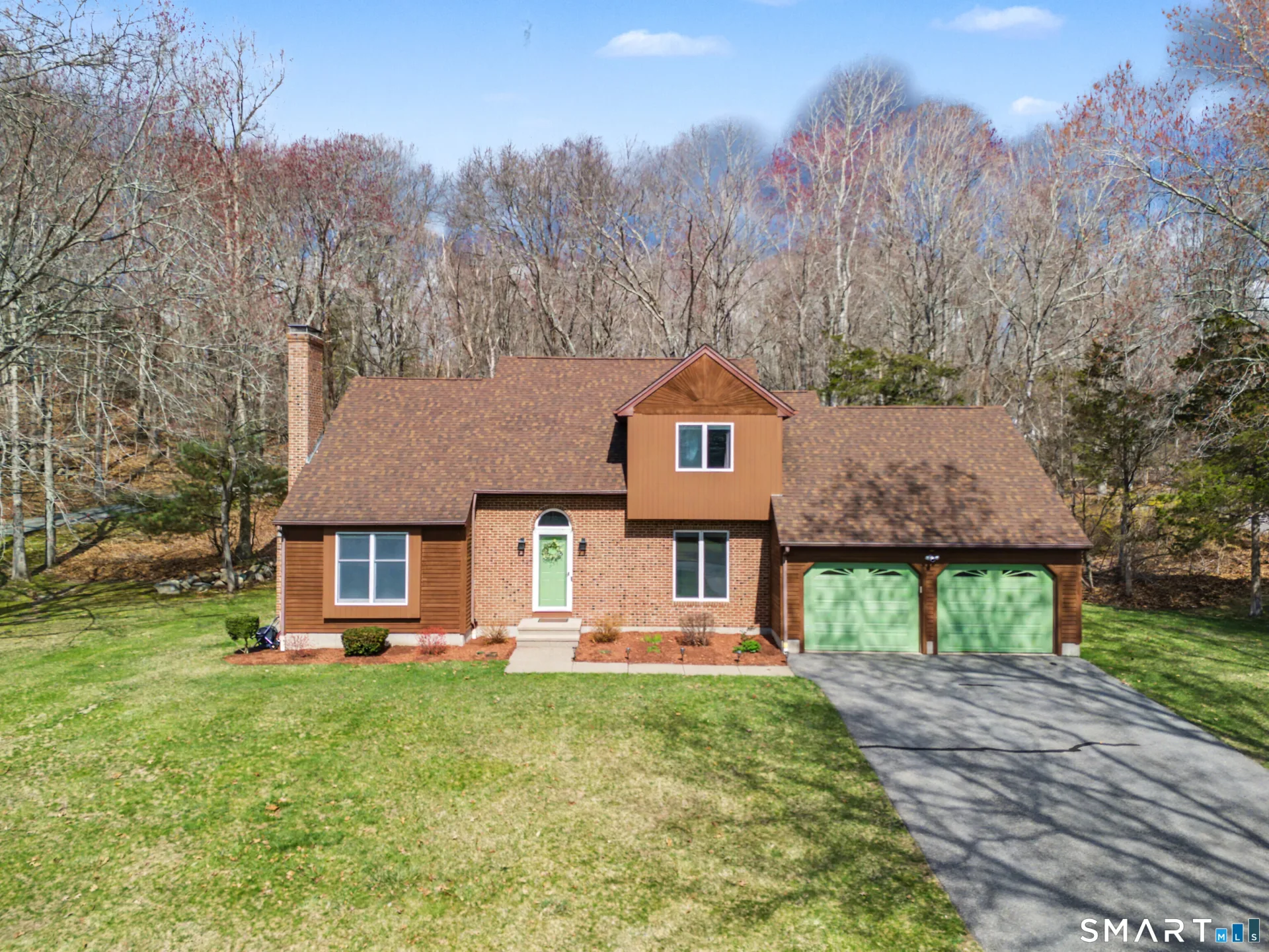 10 Fox Hollow Drive, Montville, CT