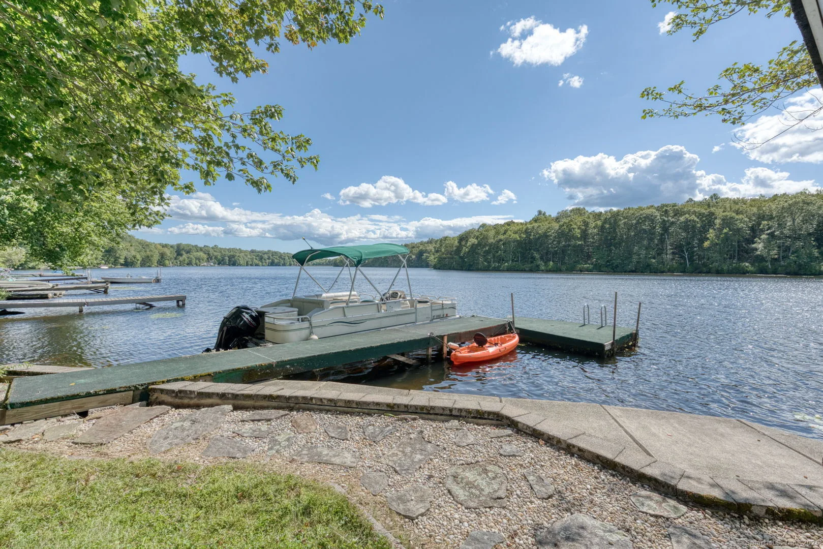 213 Lakeview Drive, Colchester, CT