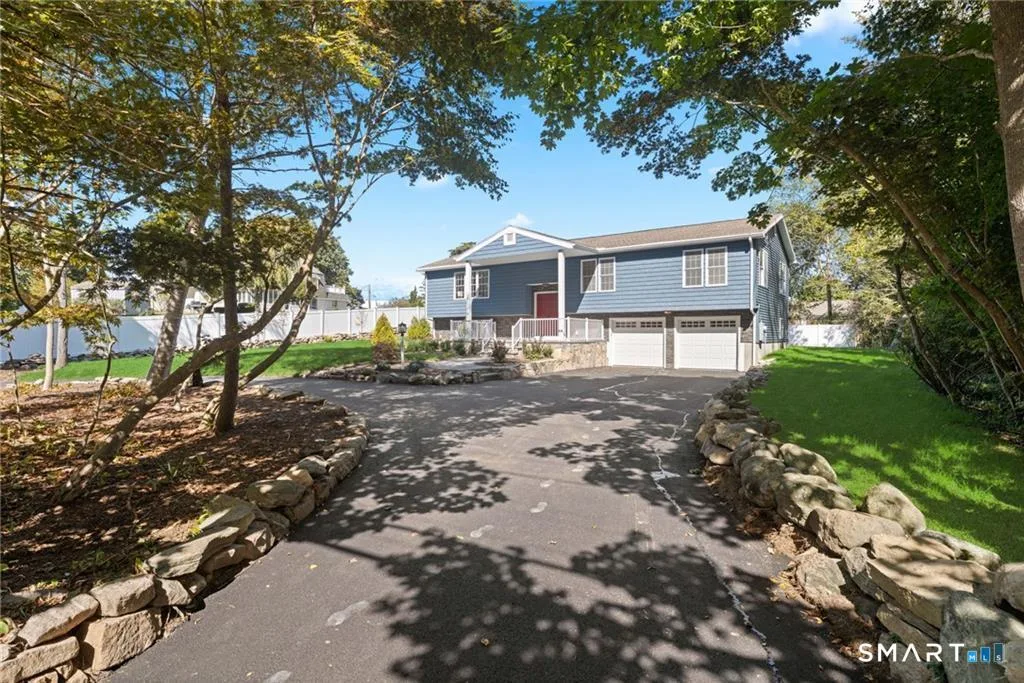 4 Shore Road, Westerly, CT