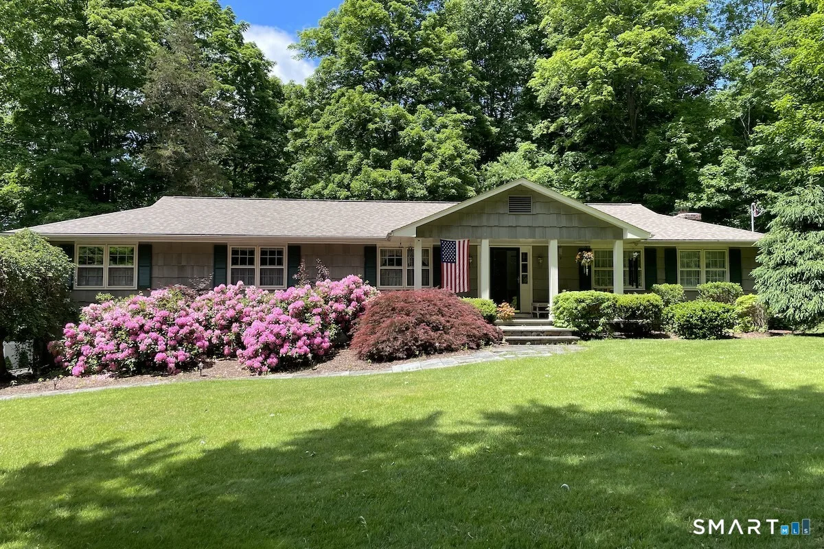 3 Hawthorne Hill Road, Newtown, CT