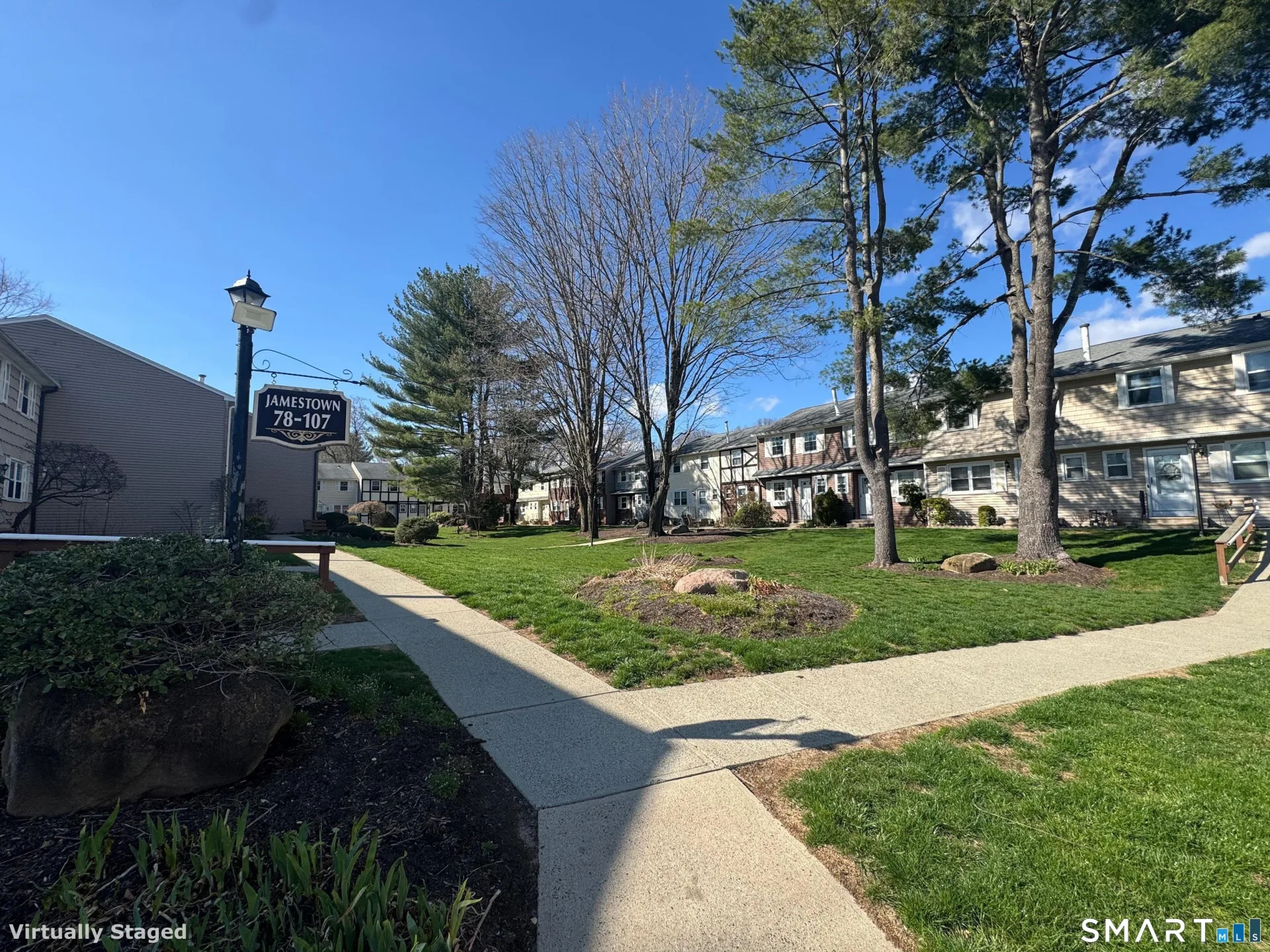 88 East Gate Lane #88, Hamden, CT