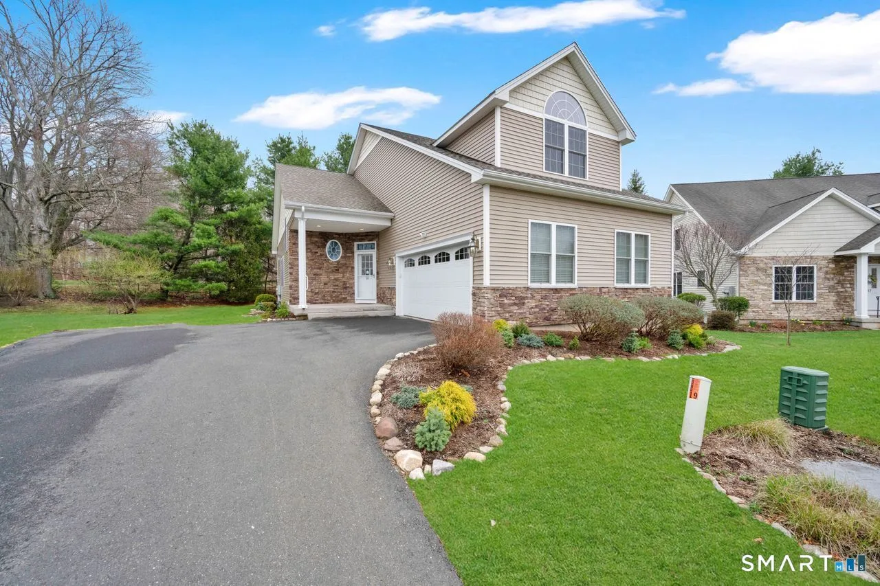 18 Adenas Walk #18, Glastonbury, CT