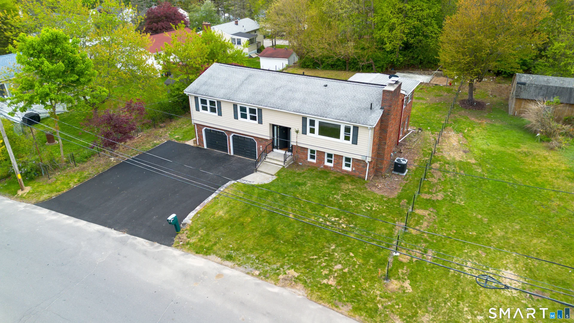 17 Fieldstone Road, Waterbury, CT