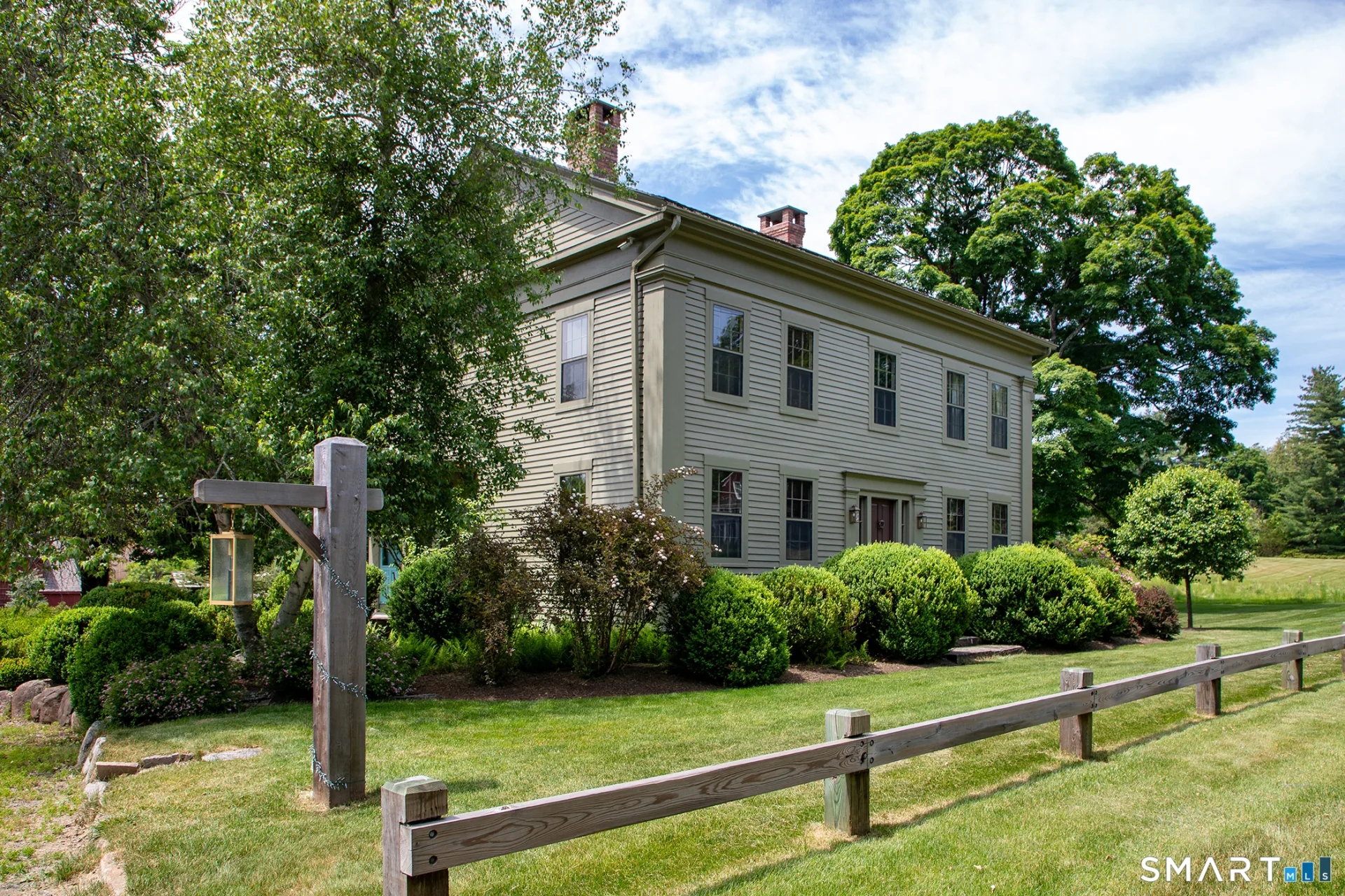 920 Main Street, Woodbury, CT