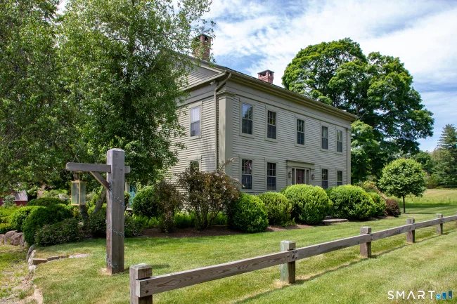 920 Main Street, Woodbury, CT