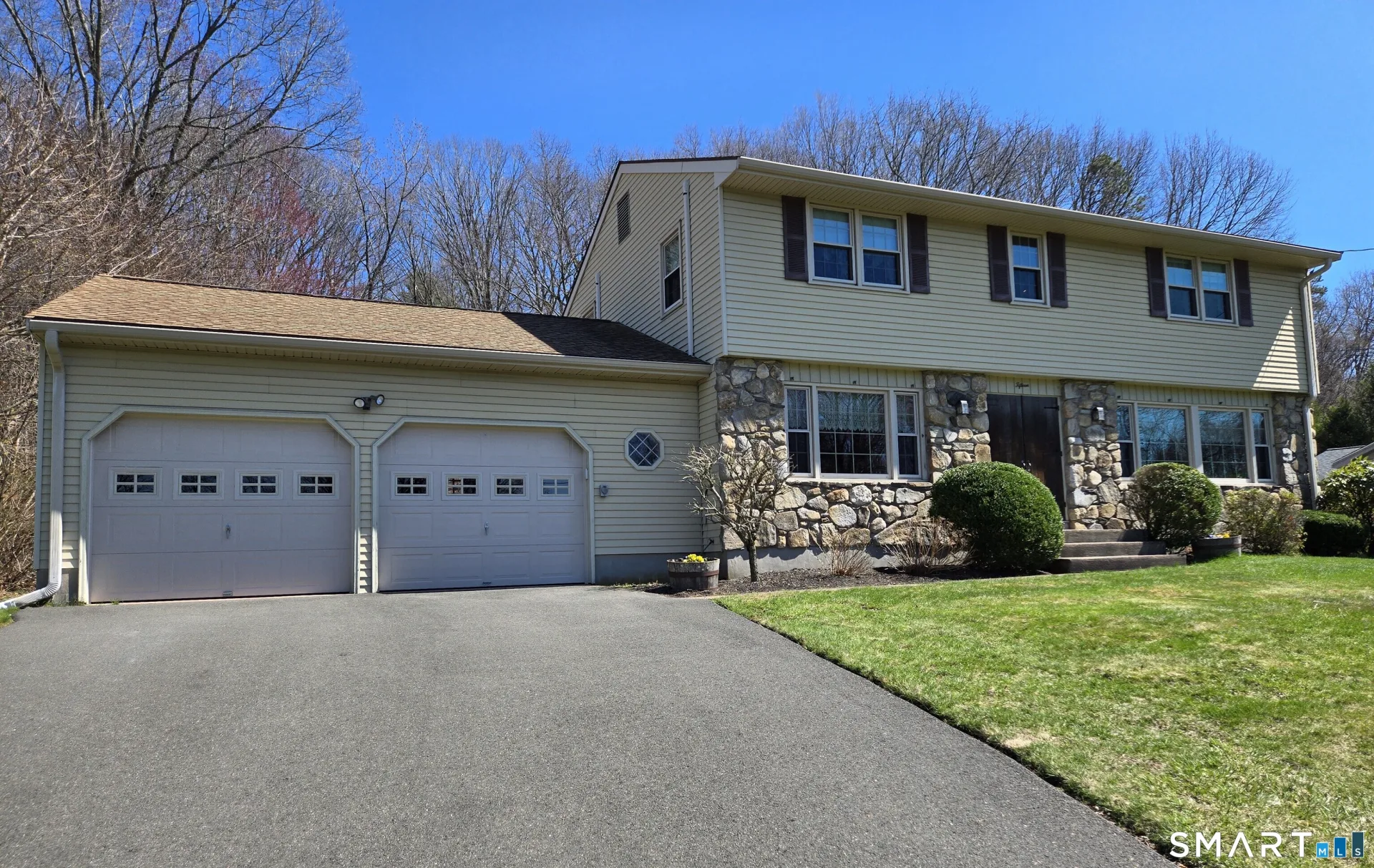 15 Rainbow Trail, Vernon, CT