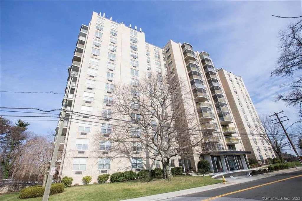1 Strawberry Hill Court #2C, Stamford, CT