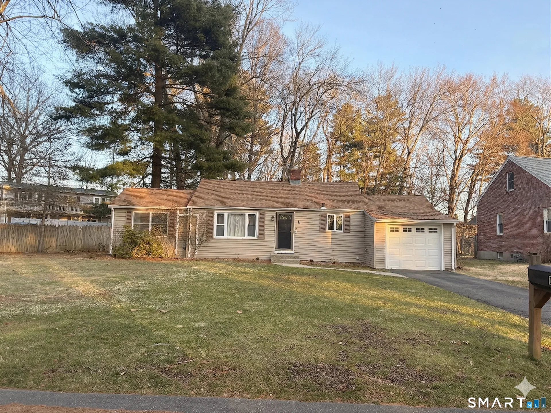 1 Crescent Beach Drive, Enfield, CT