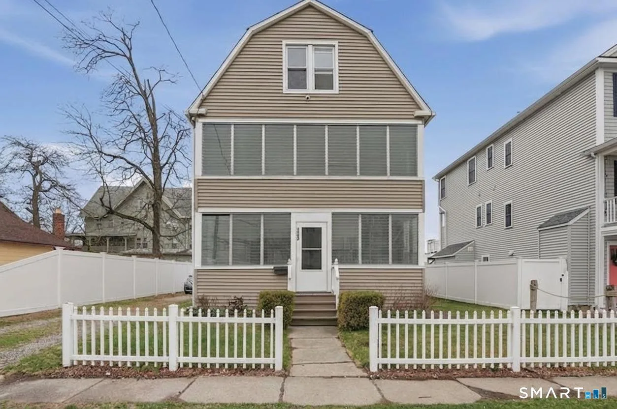 1009 East Broadway, Milford, CT