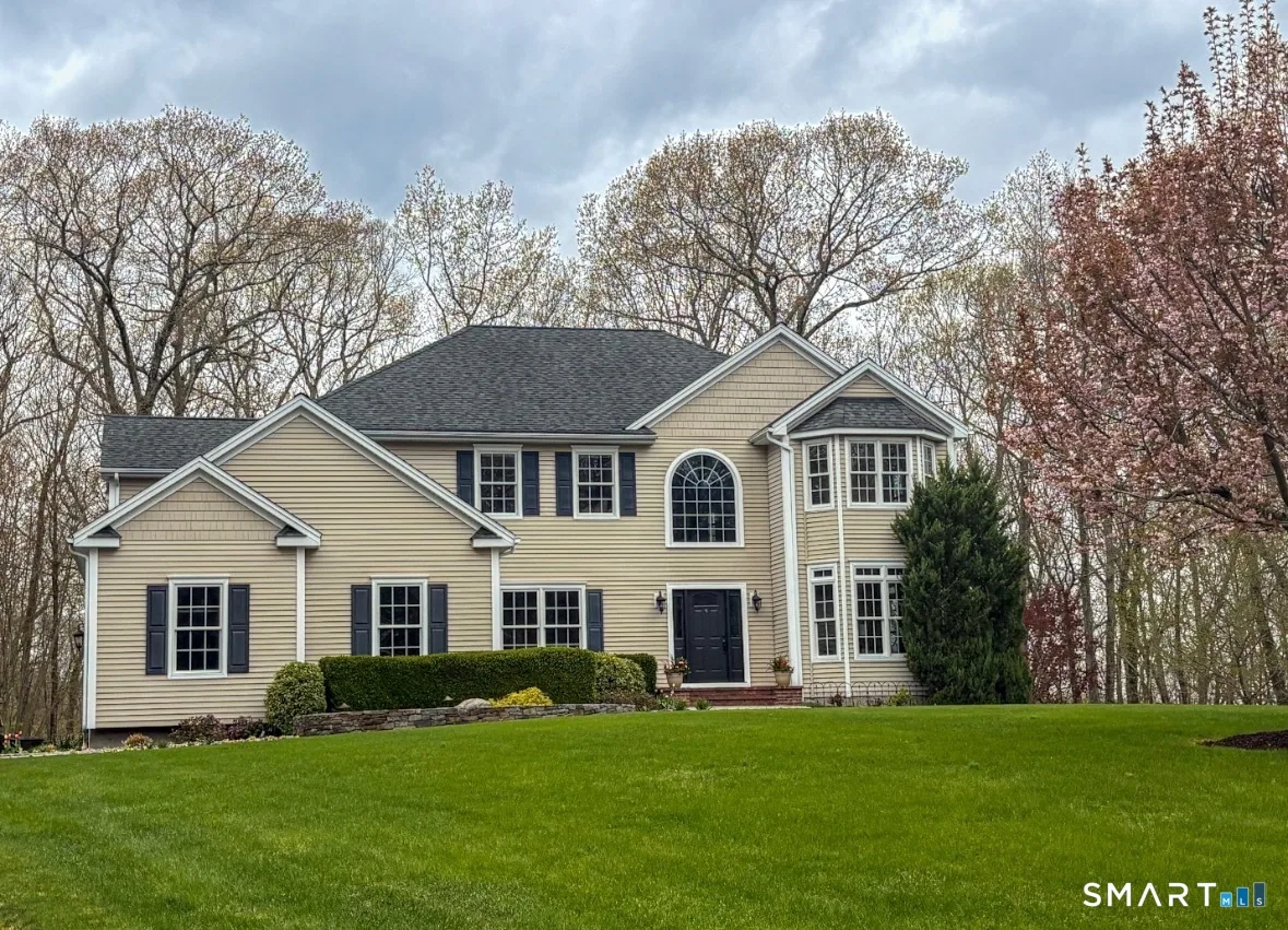 6 Hoseye Coach Road, Newtown, CT