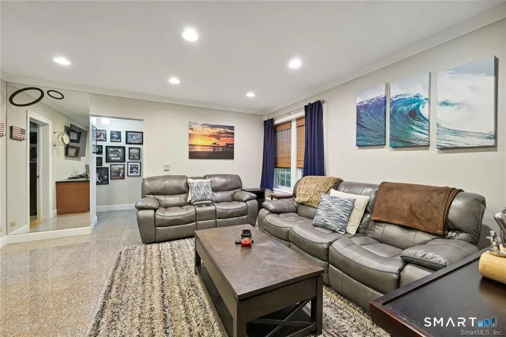 833 Summer Street #2E, Stamford, CT