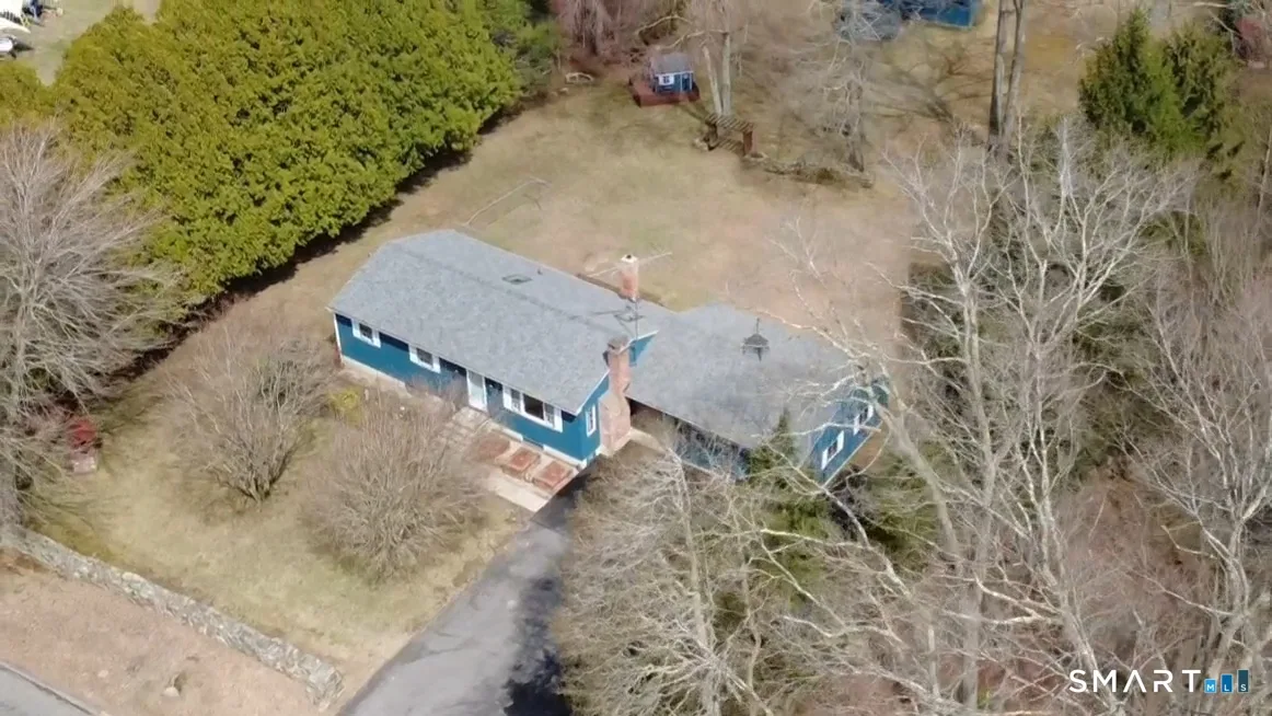 933 Vauxhall St Extension, Waterford, CT