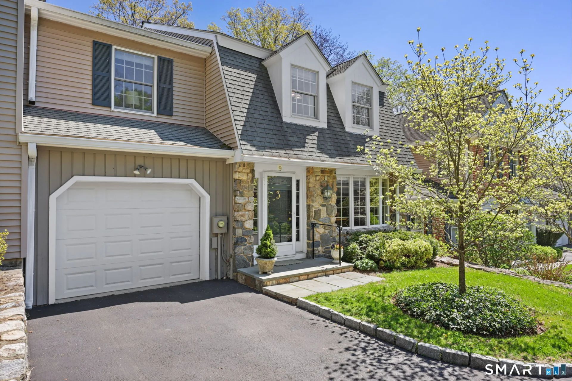 58 Lakeview Avenue #9, New Canaan, CT