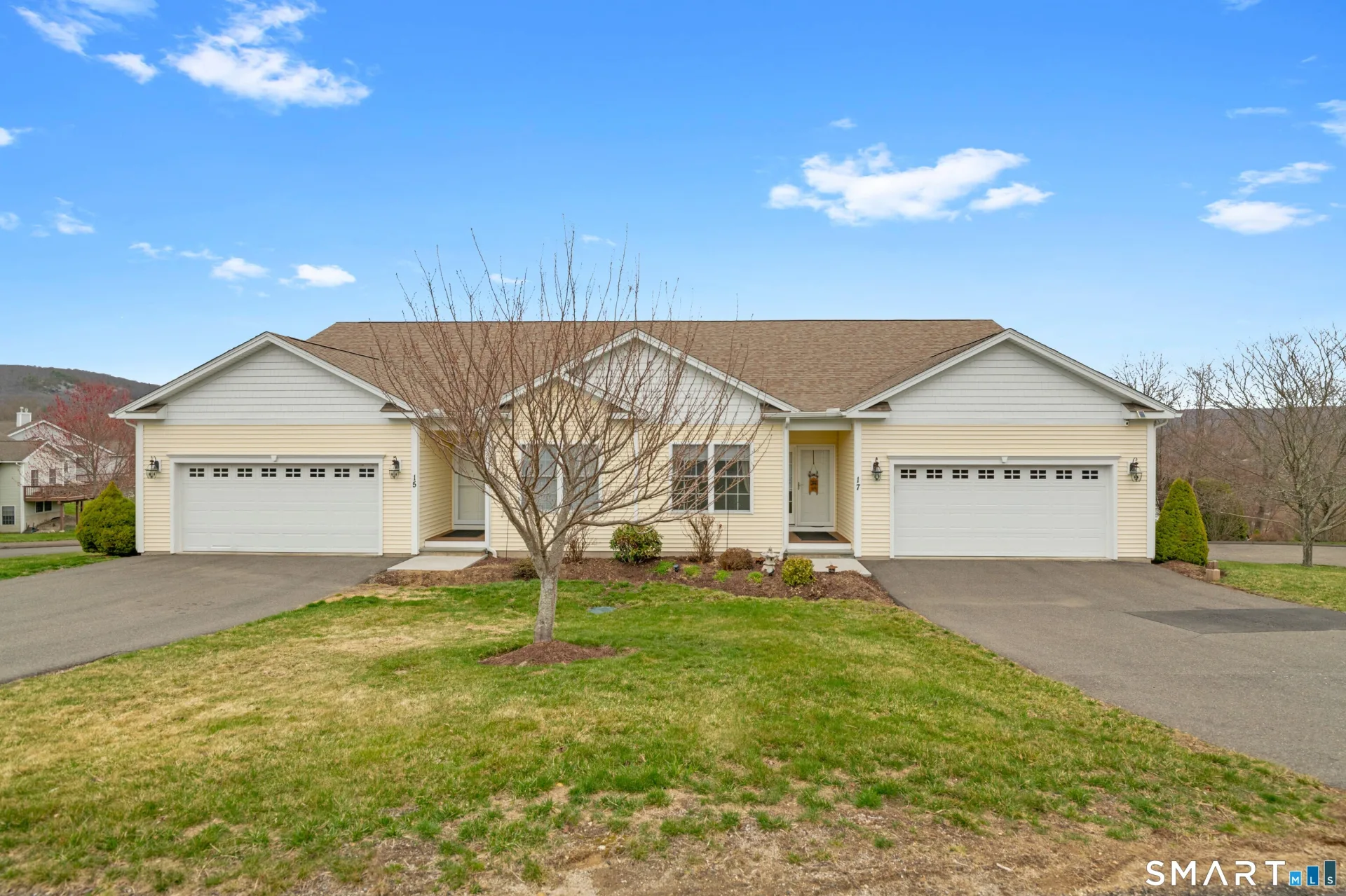 17 Pondview Circle #17, Beacon Falls, CT