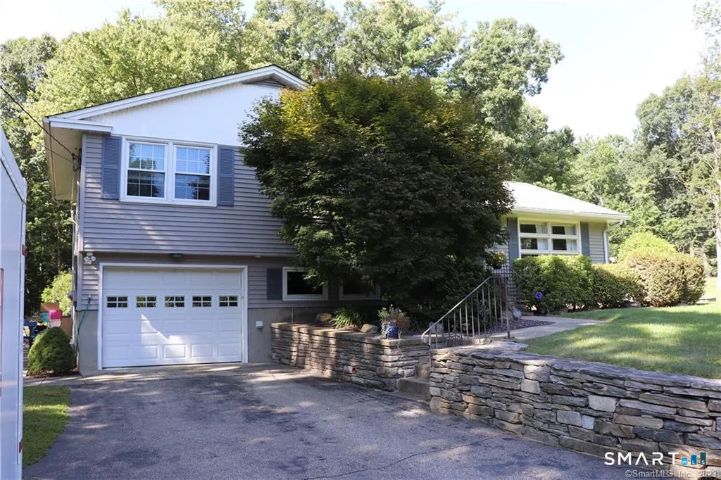 6 West Highland Road, Mansfield, CT