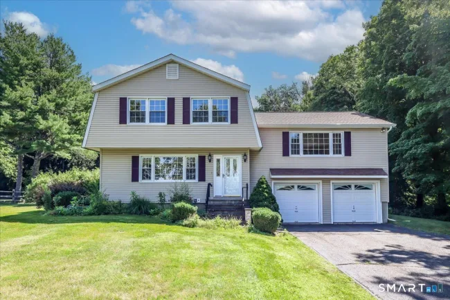 16 Greta Drive, Danbury, CT