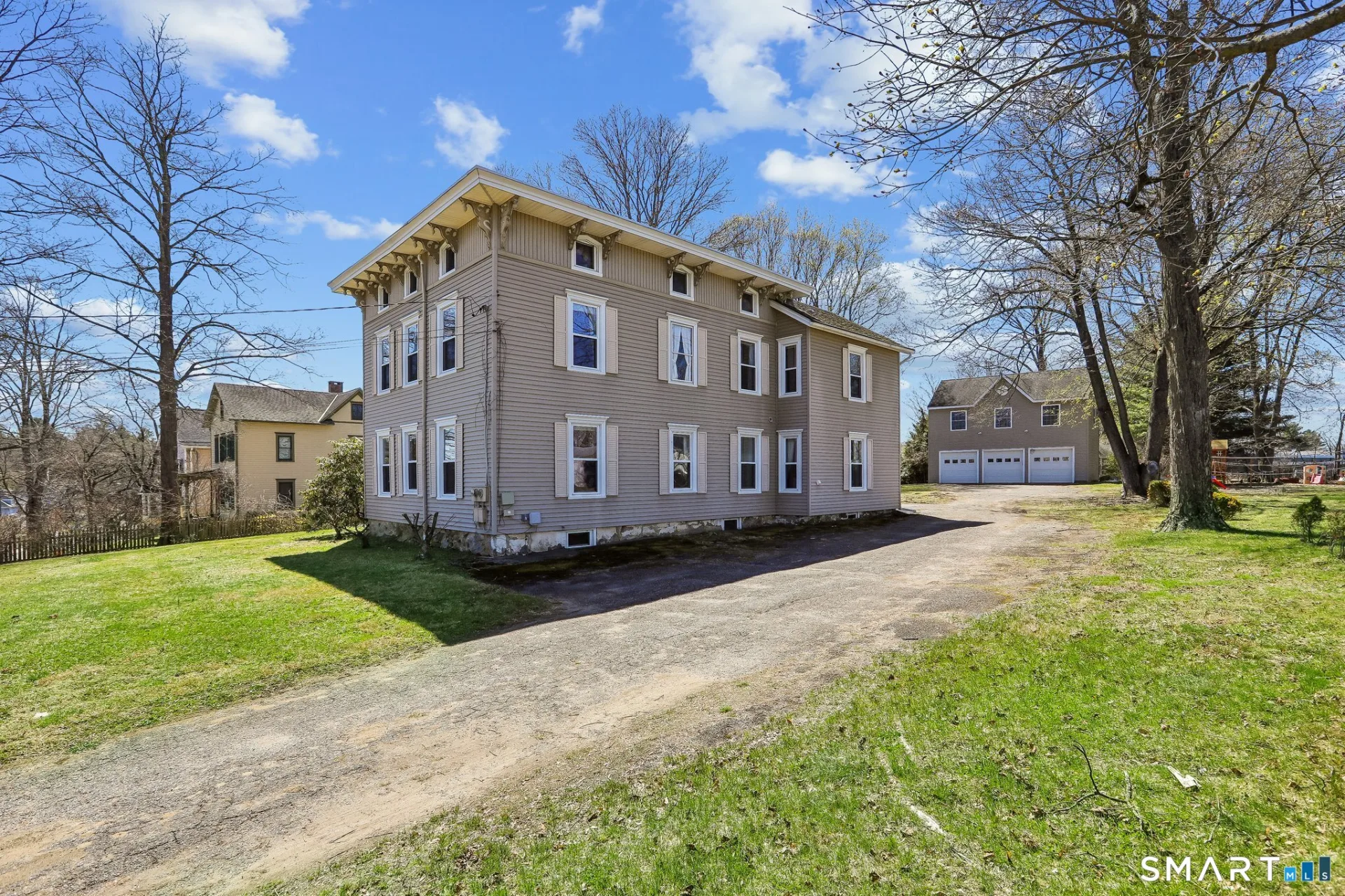 8 Pleasant Street, Danbury, CT