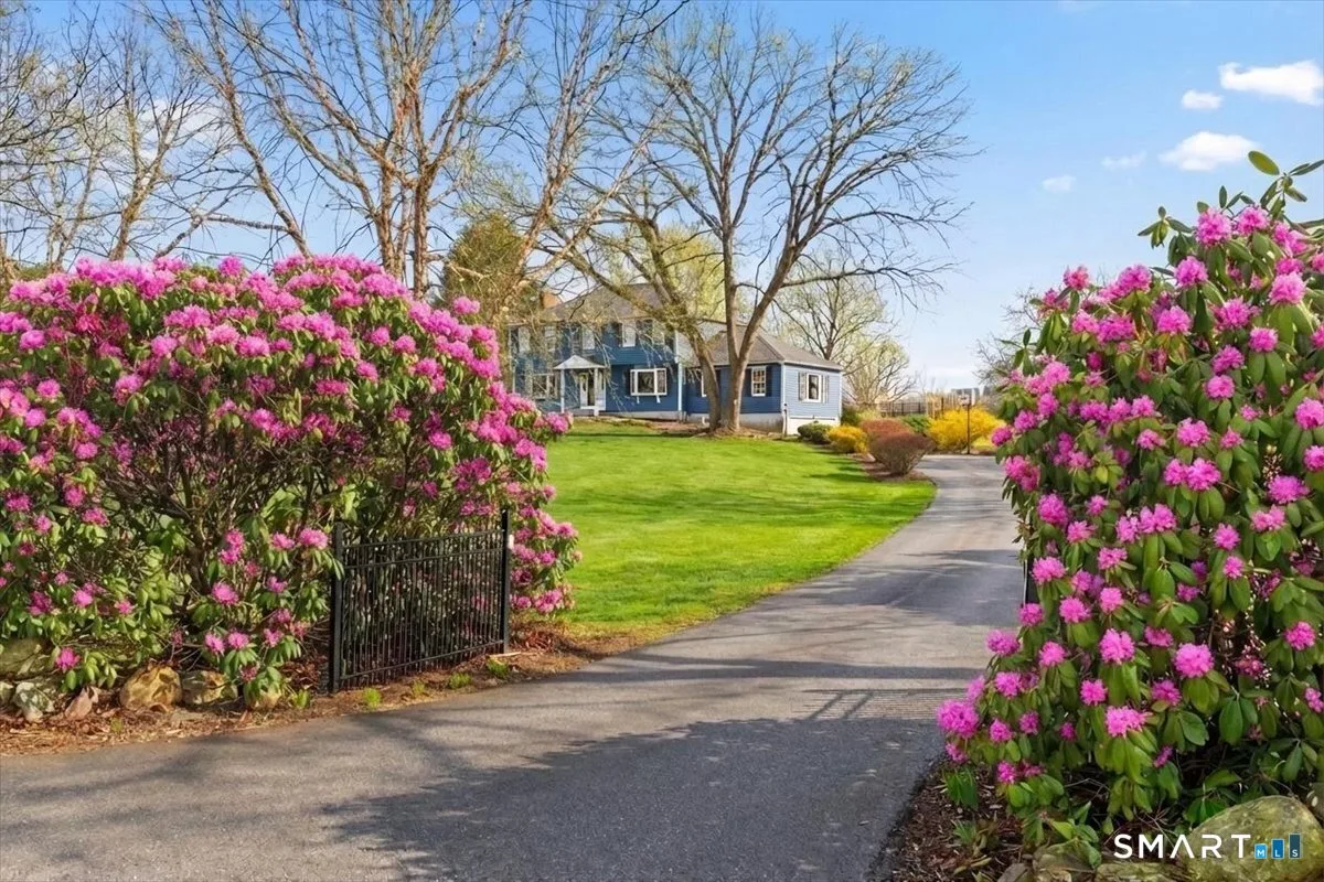 792 Wrights Crossing Road, Pomfret, CT