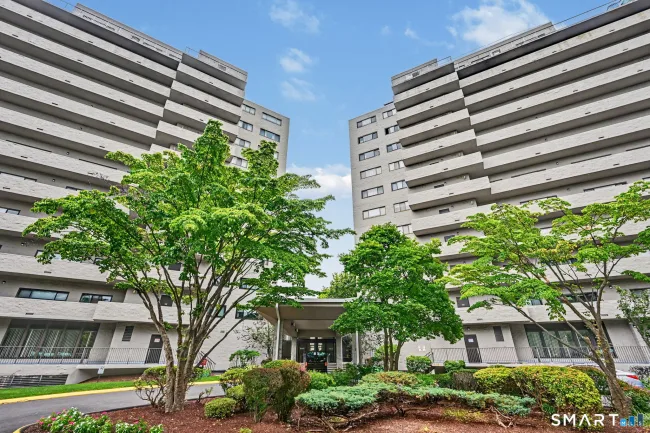 3200 Park Avenue #4C1
