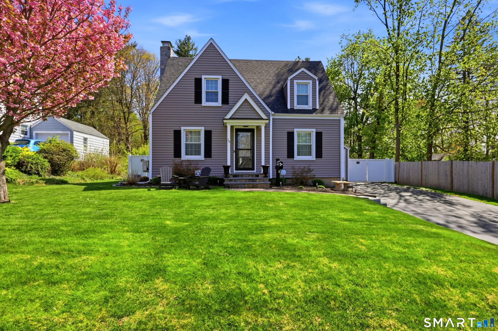 19 Cheney Lane, Newington, CT