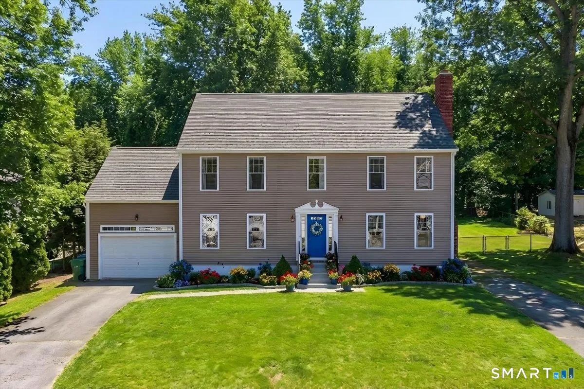 11 Beverly Road, Waterford, CT