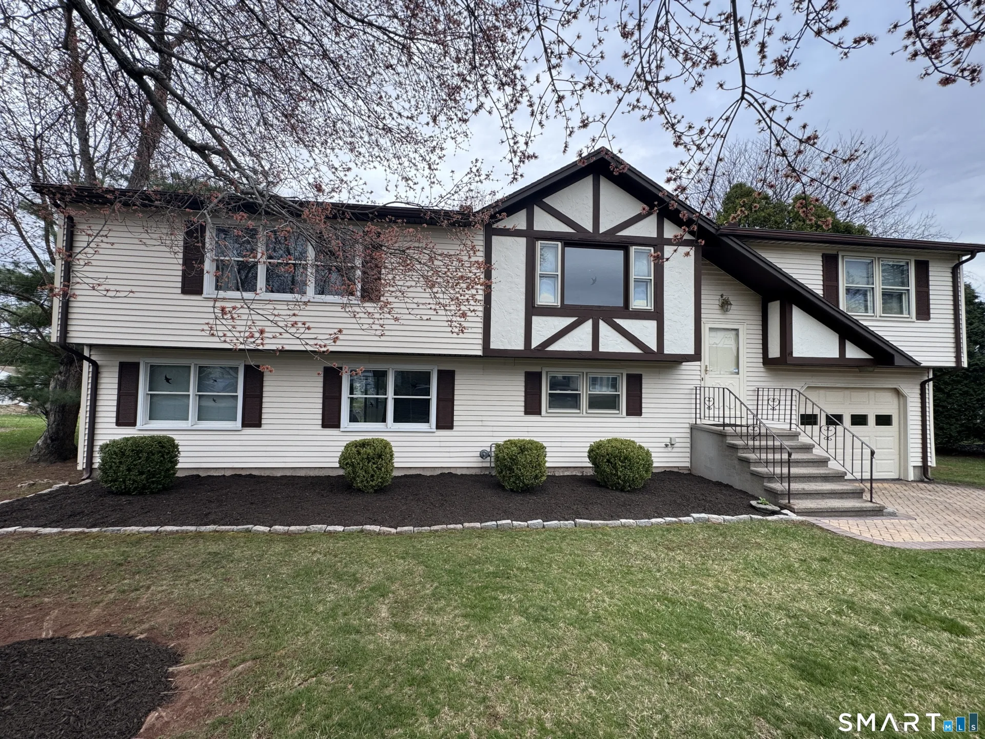 42 Divot Drive, Meriden, CT