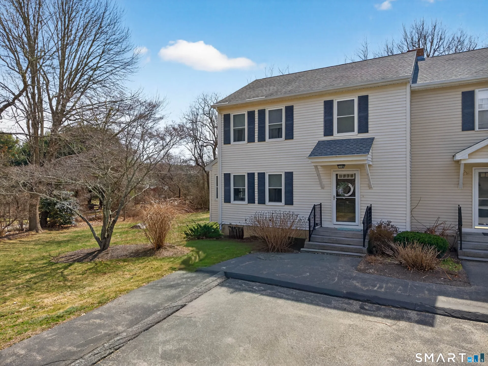 10 Castle Meadow Drive #10, Stonington, CT