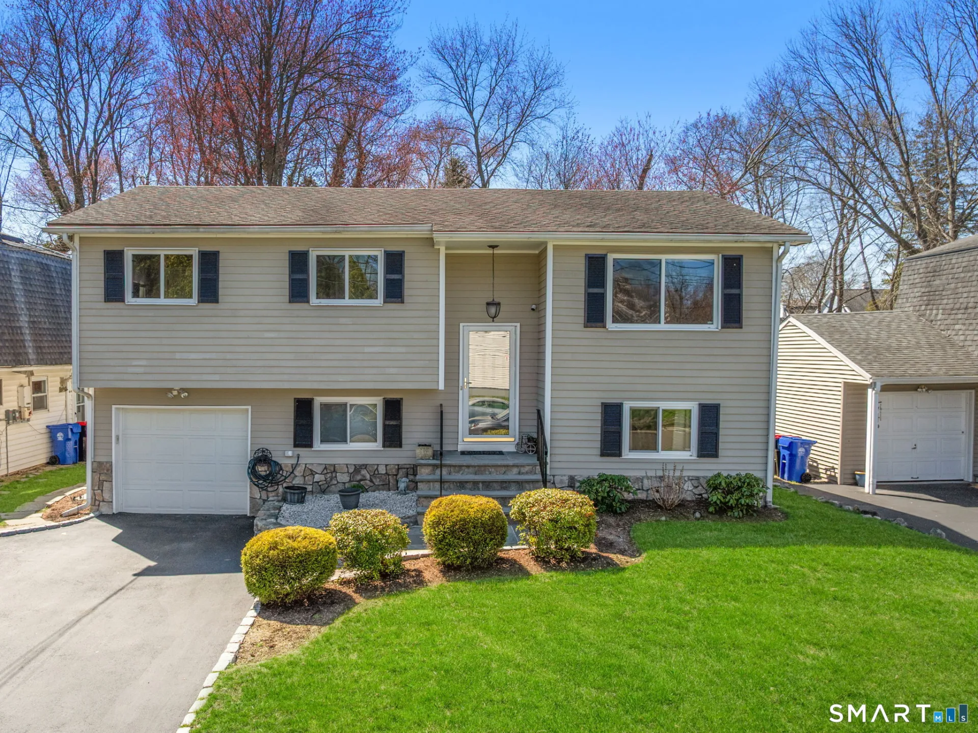 27 Fairweather Drive, Norwalk, CT