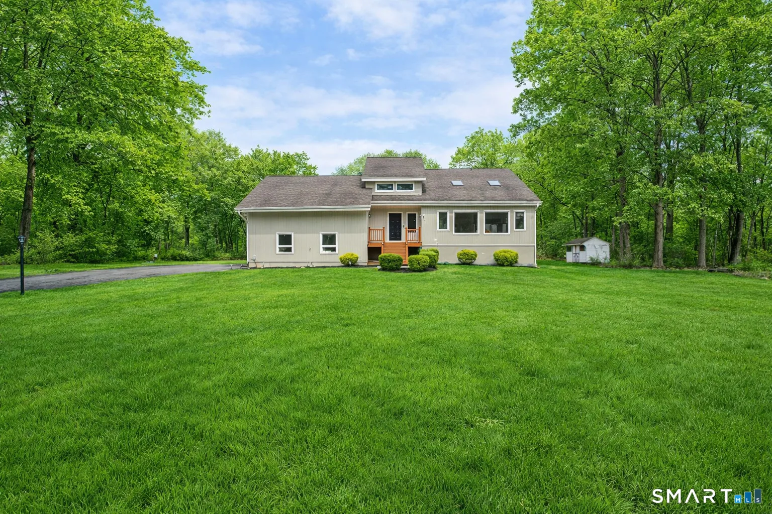 6 Daniels Drive, Danbury, CT