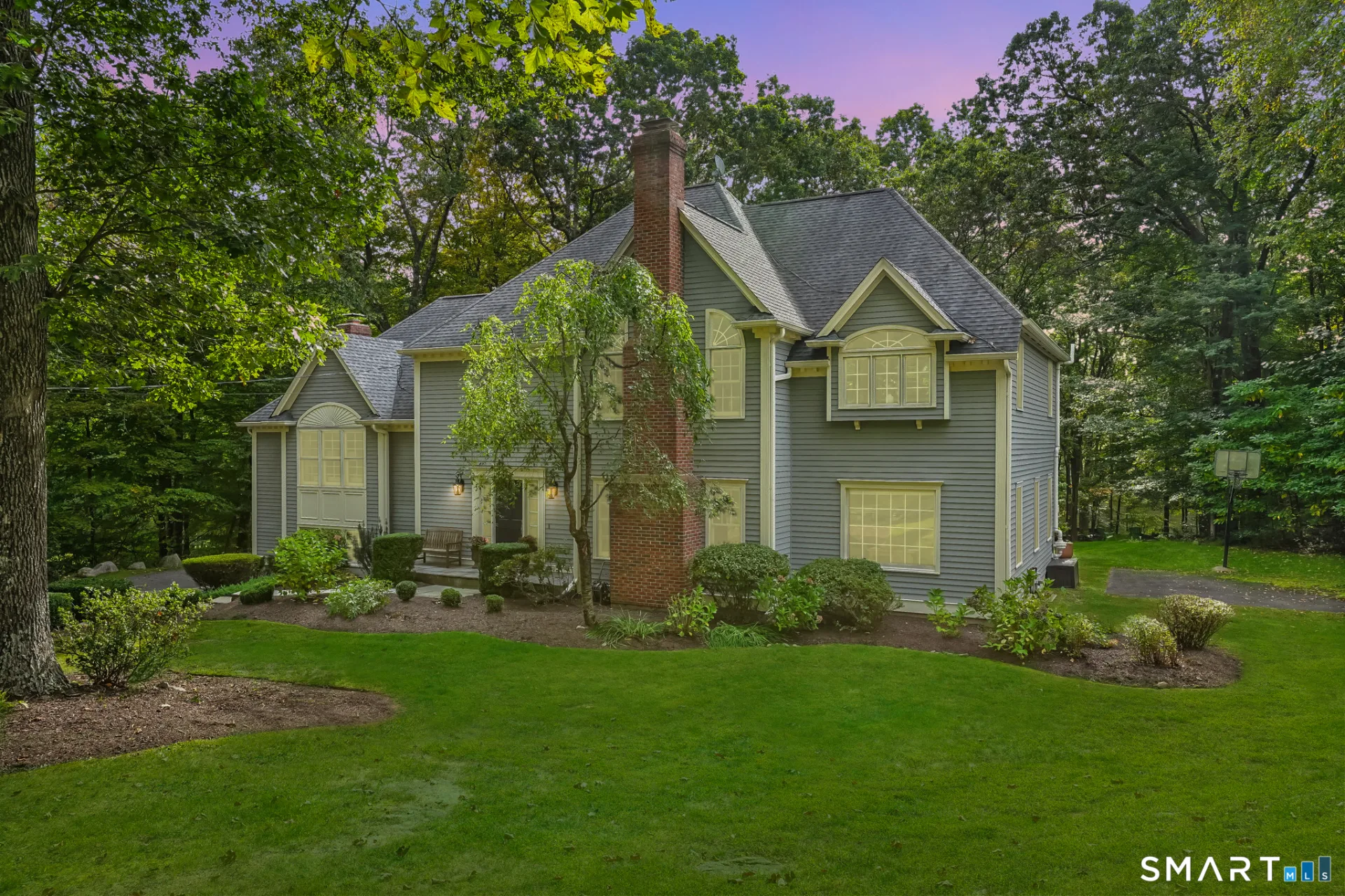 96 Coventry Lane, Trumbull, CT