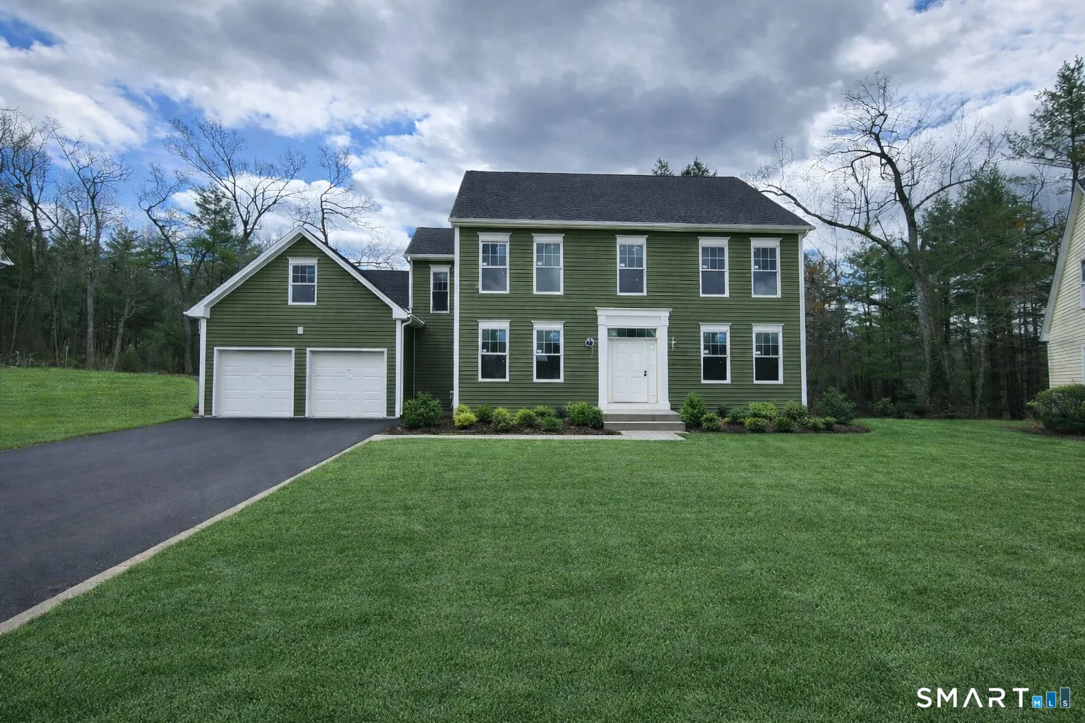 100 Cambridge Court, Simsbury, CT