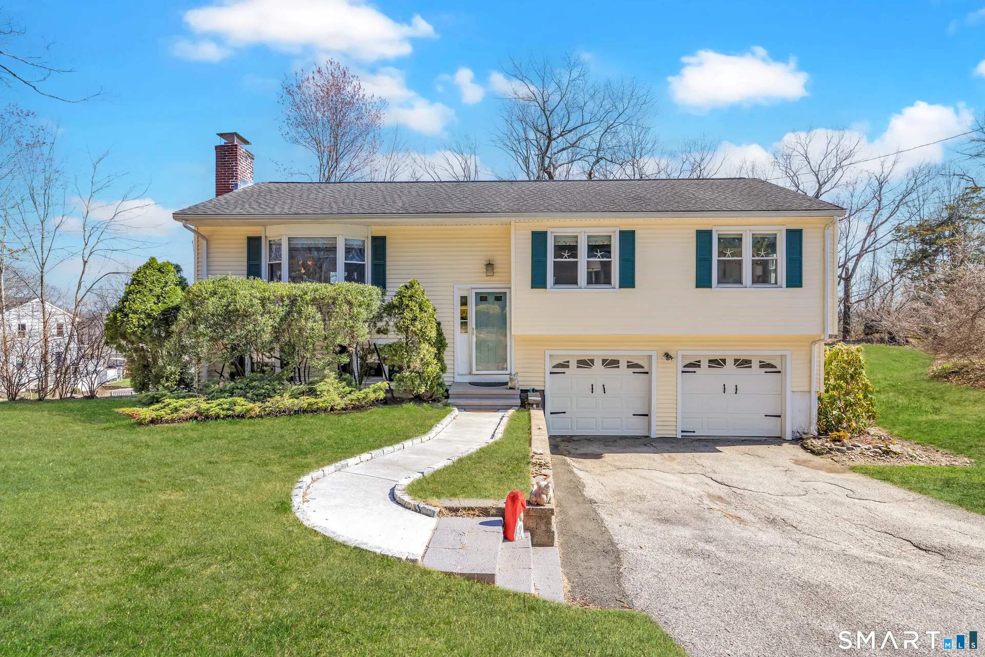 23 Surrey Drive, Shelton, CT