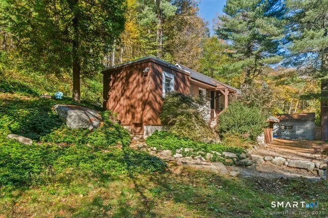 492 Newtown Turnpike