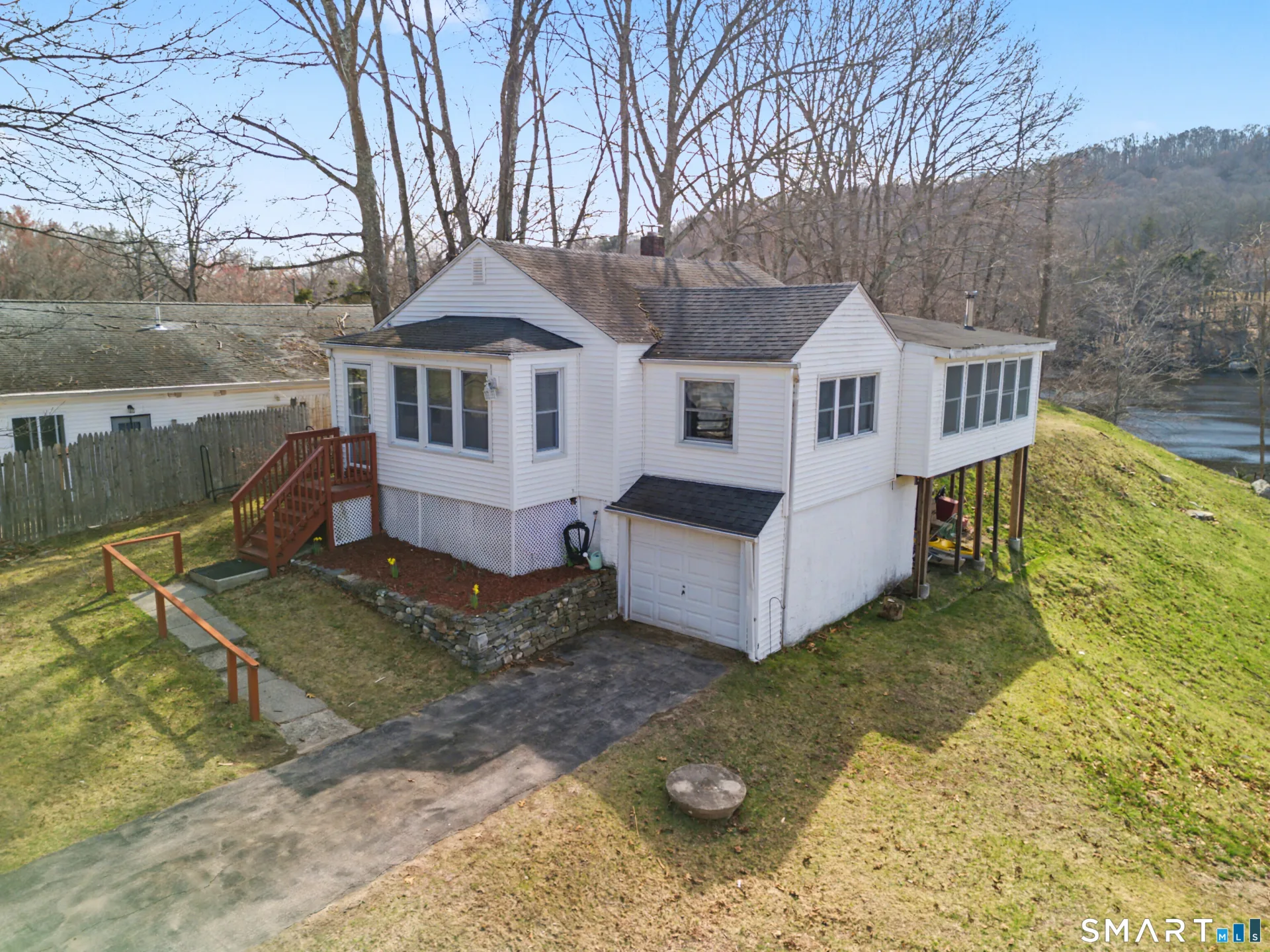 95 Kitemaug Road, Montville, CT