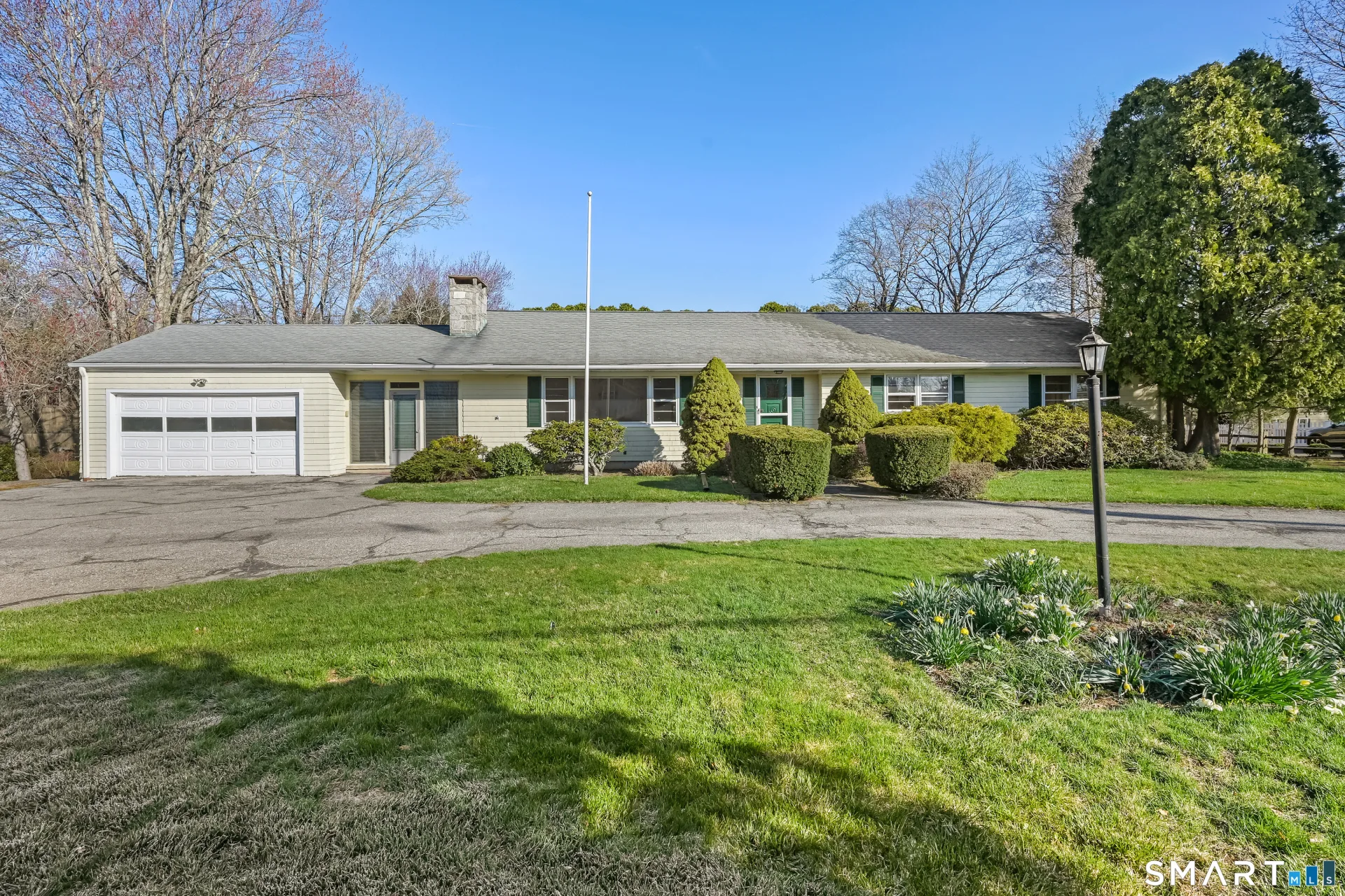 17 Glover Avenue, Newtown, CT