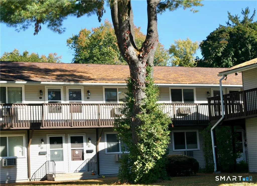 27 Bostwick Arms #27, New Milford, CT