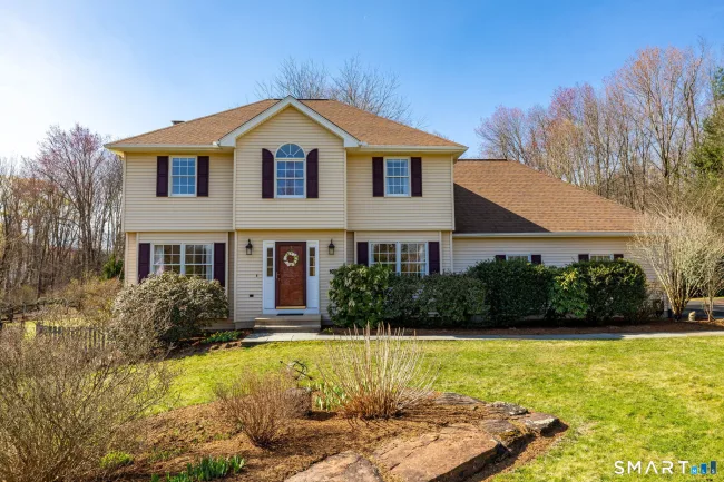 10 Eastfield Farms Drive