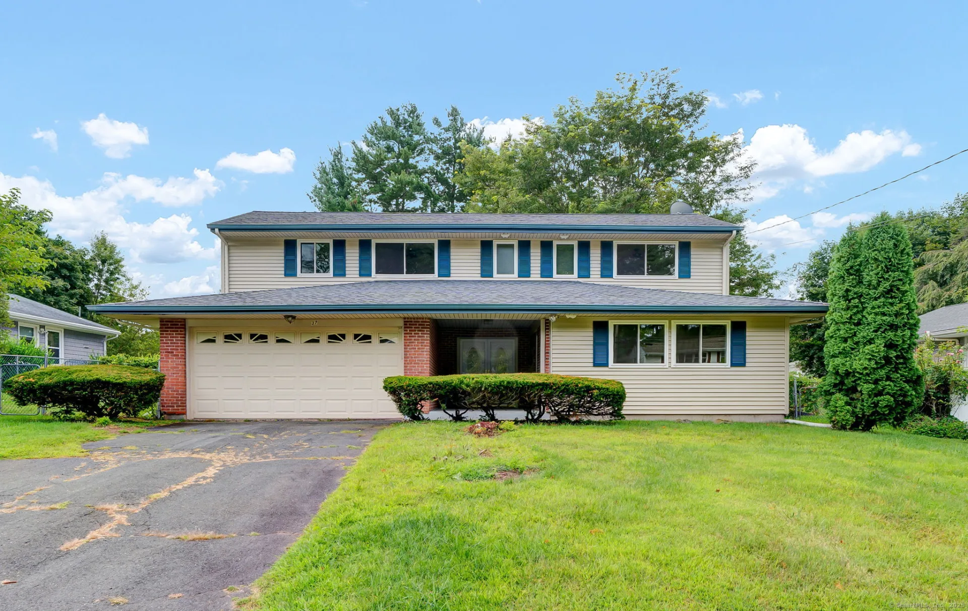 37 West Normandy Drive, West Hartford, CT