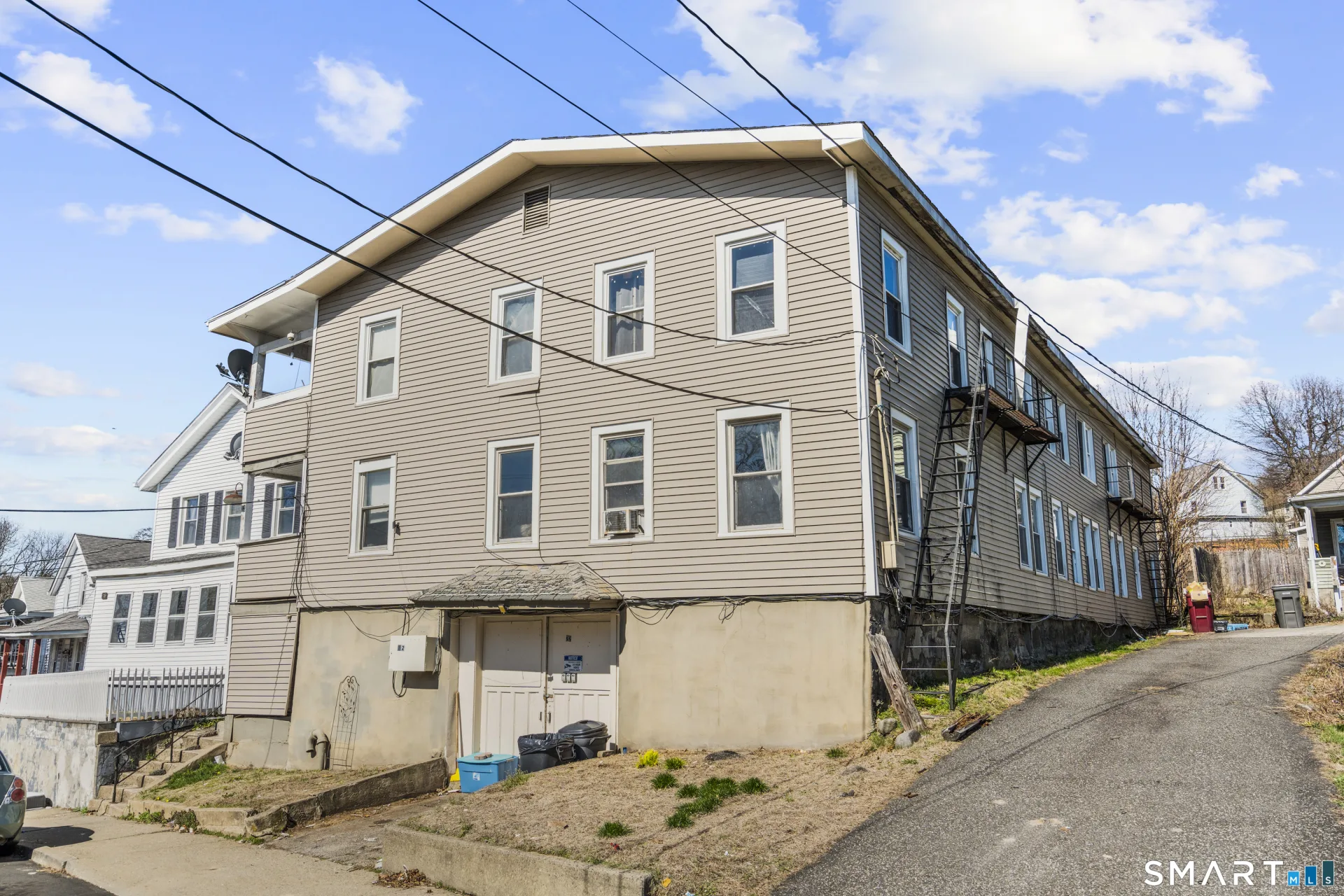 32 Greenwood Street, Naugatuck, CT