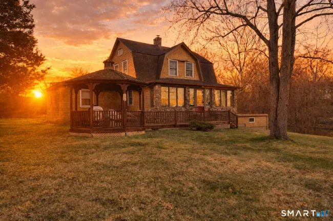 241 Niantic River Road, Waterford, CT