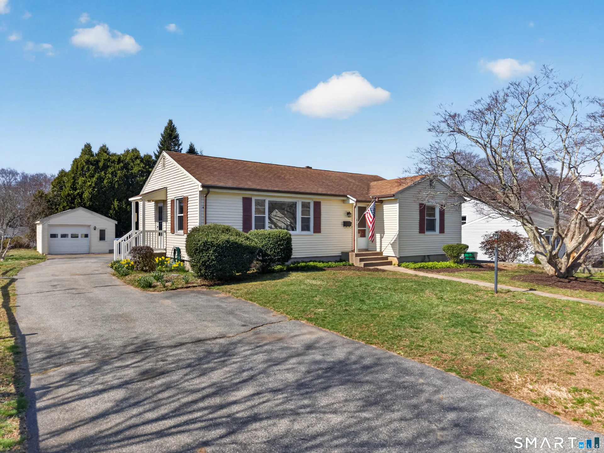 6 Cedar Street, Waterford, CT