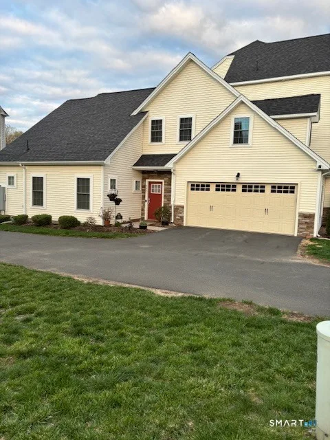 290 Pepin Place #290