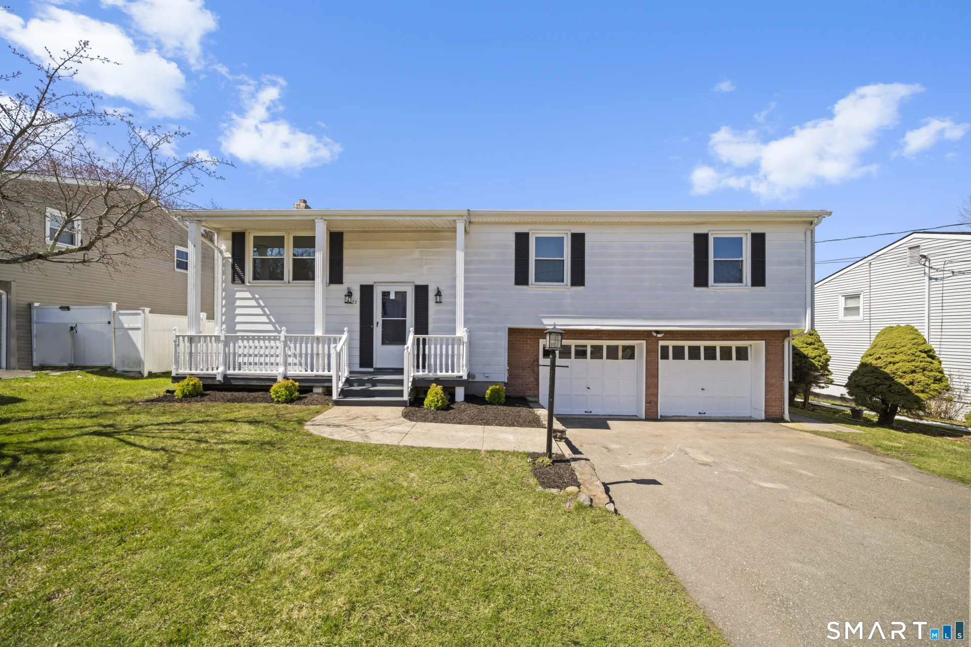25 Greenview Drive, Waterbury, CT
