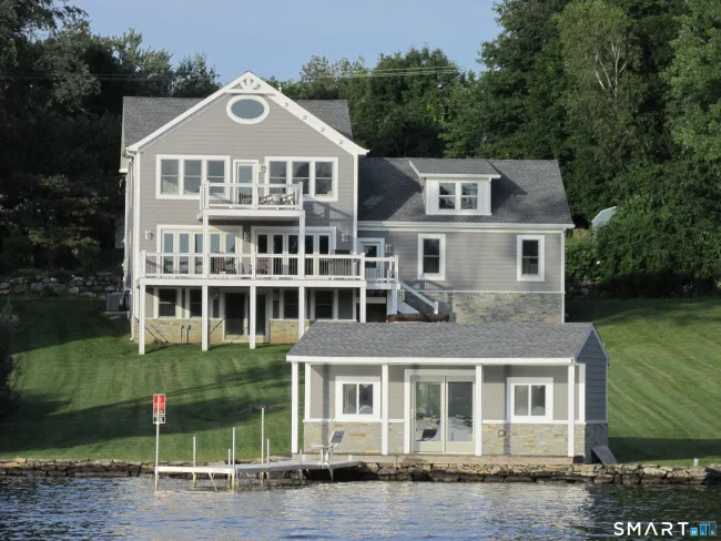 129 East Lake Street