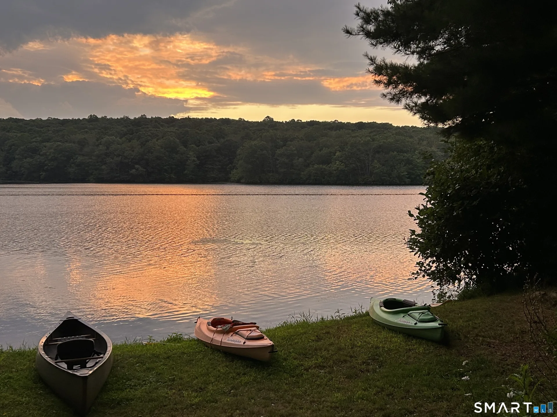 19 Lakeview Drive, Colchester, CT